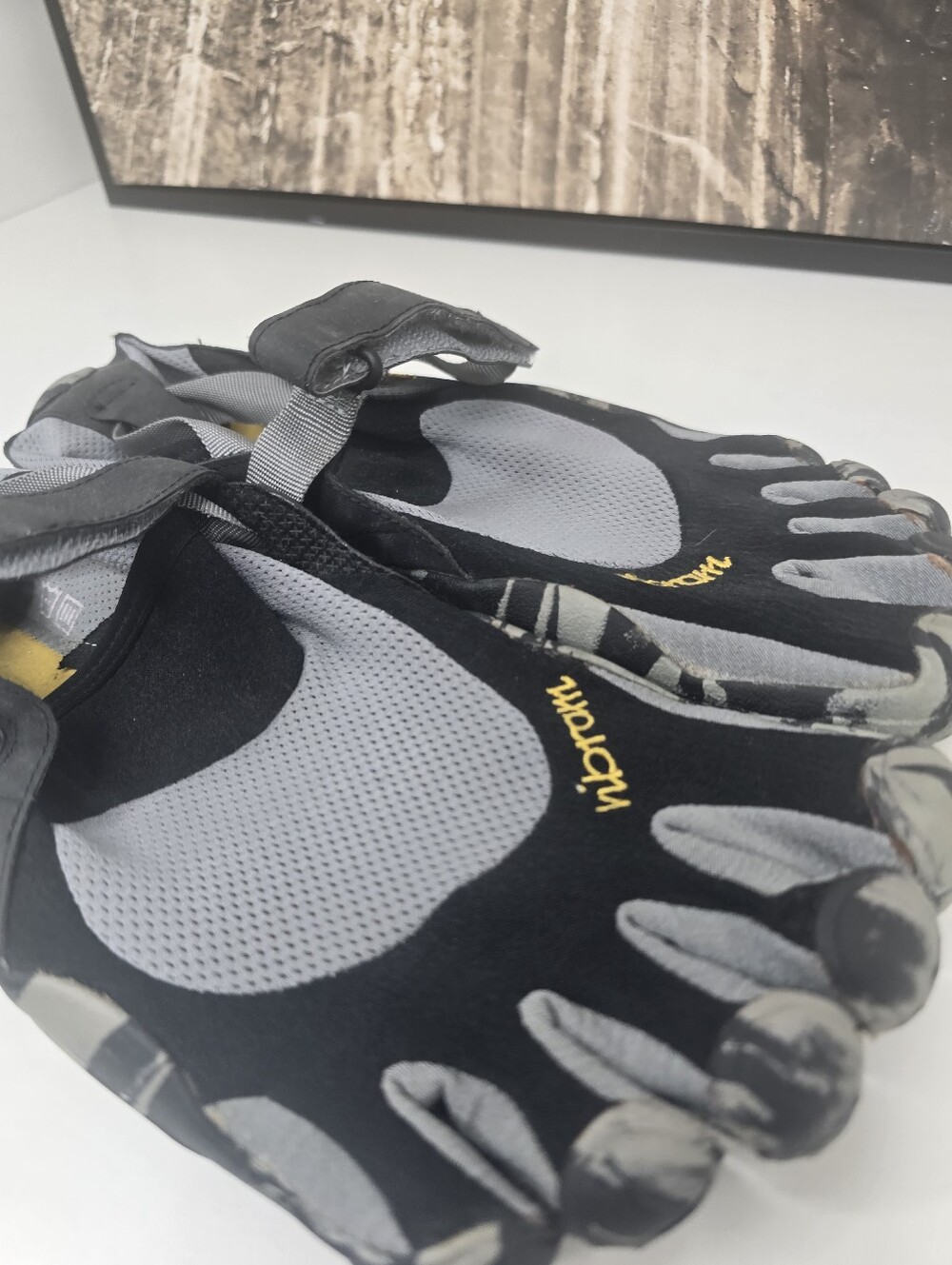 Vibram FiveFingers Evo Black and Gray Minimalist Toe Shoes - Picture 6 of 9